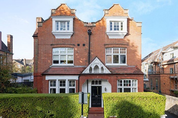 1 Bedroom Flat For Sale In Gwendolen Avenue, Putney Hill, SW15