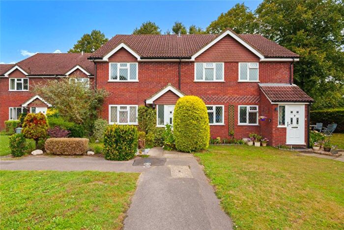 1 Bedroom Apartment To Rent In Lightwater, GU18