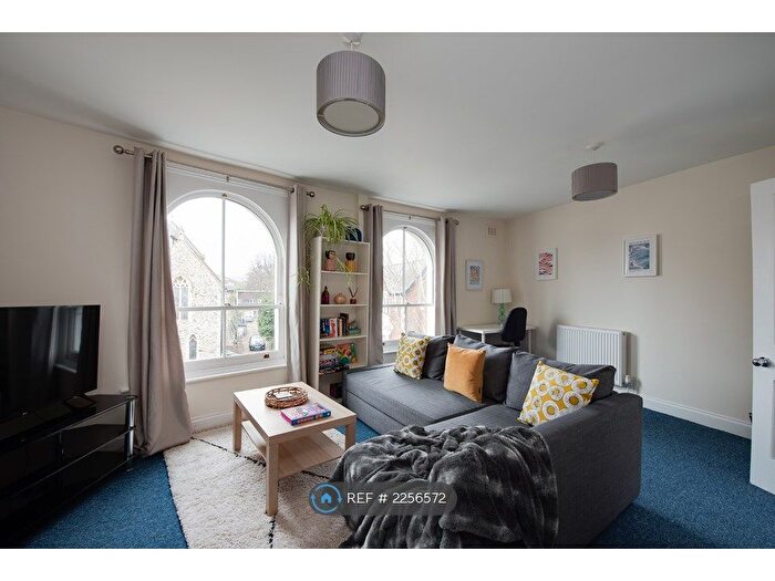 1 Bedroom Flat To Rent In Grove Road South, Southsea, PO5
