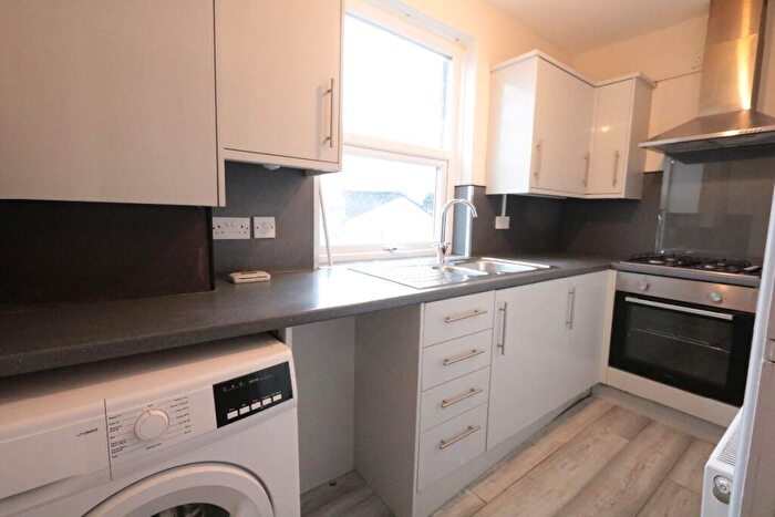 2 Bedroom Flat To Rent In Moss Lane West, Manchester, M15