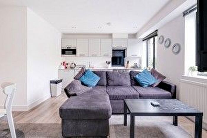 2 Bedroom Flat To Rent In Kings Road, Reading, RG1