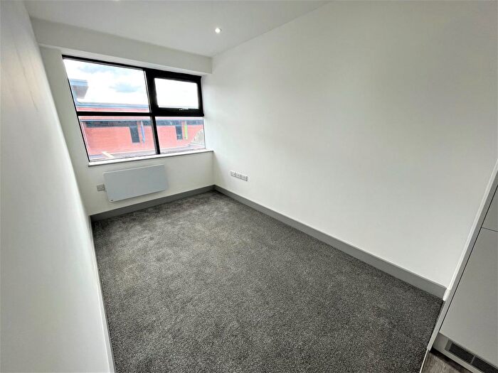 1 Bedroom Flat To Rent In Union Street, Wakefield, WF1