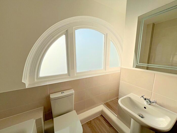1 Bedroom Flat For Sale In Milton Green, Christchurch Road, New Milton, Hampshire., BH25