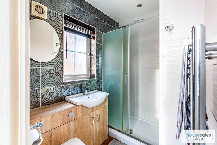 4 Bedroom Detached House For Sale In Thornbridge Close, Rushden, NN10