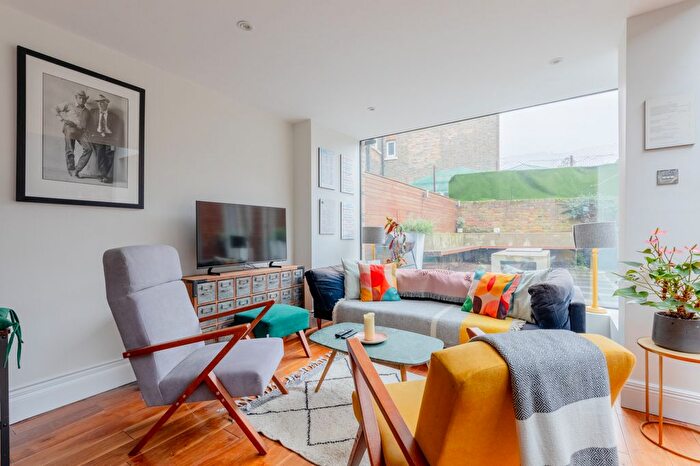 2 Bedroom Flat To Rent In Shirland Road, London, W9