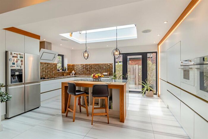 3 Bedroom Detached Bungalow For Sale In Mansfield Road, Mansfield Woodhouse, NG19