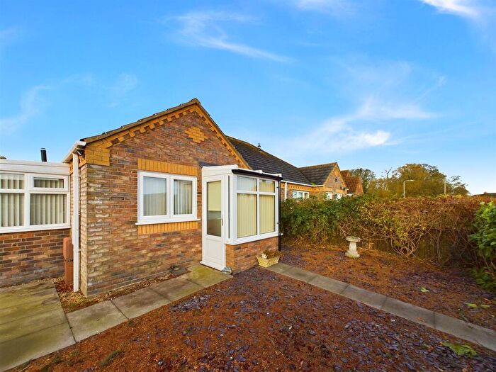 2 Bedroom Semi-Detached Bungalow For Sale In Mumby Meadows, Mumby, Alford, LN13