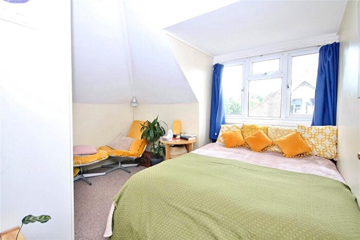 1 Bedroom Apartment To Rent In York Road, Woking, Surrey, GU22
