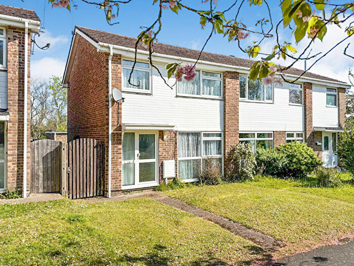 3 Bedroom Semi-Detached House For Sale In Cranbourne Park, Hedge End, SO30