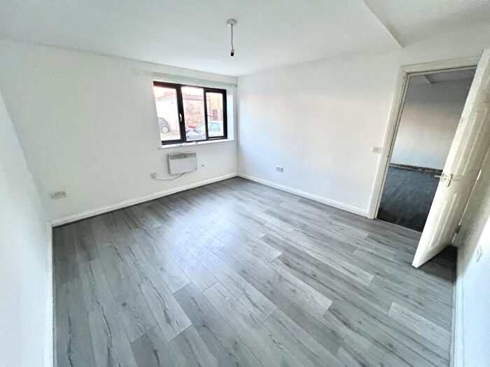 1 Bedroom Flat To Rent In Village Street, Derby, Derby, DE23