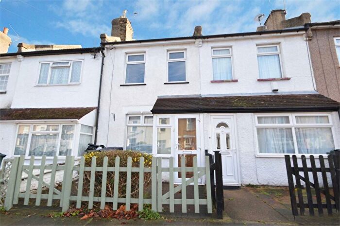 2 Bedroom Terraced House For Sale In Wellington Road, Dartford, Kent, DA1