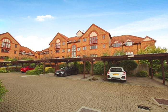 2 Bedroom Apartment To Rent In Portland Court - Spike Island, BS1