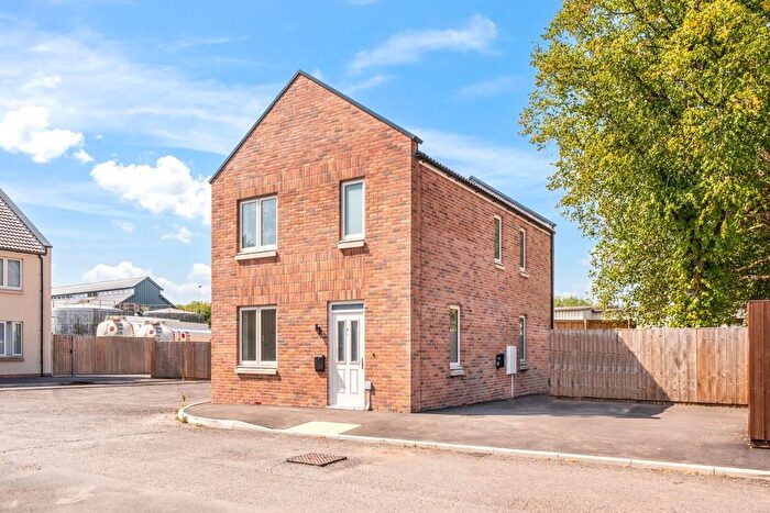 3 Bedroom Detached House For Sale In Lake Lane, Frampton On Severn, Gloucester, GL2