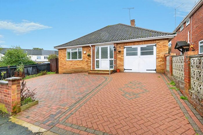 2 Bedroom Detached Bungalow For Sale In Rosebery Avenue, Linslade, Leighton Buzzard, LU7