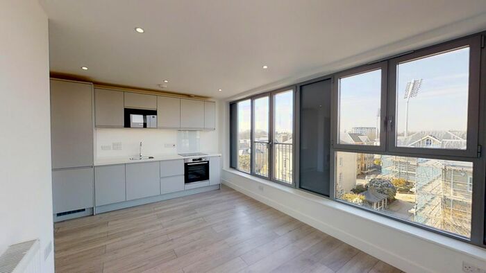 1 Bedroom Flat To Rent In New London Road, Chelmsford, Essex, CM2