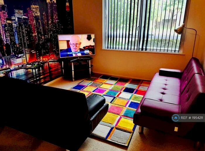 2 Bedroom Flat To Rent In Milnpark Gardens, Glasgow, G41