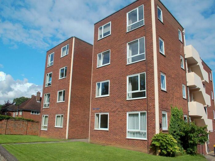 2 Bedroom Apartment To Rent In Croft Court, Grammar School Walk, Hitchin, SG5