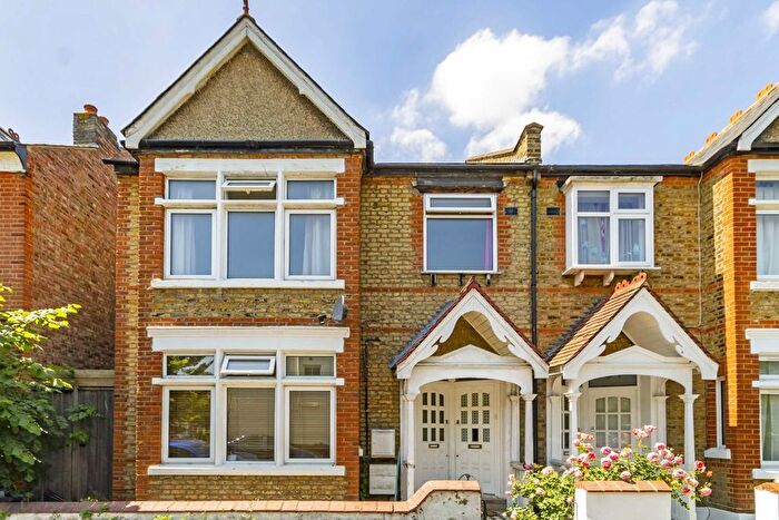 2 Bedroom Flat To Rent In Kingsley Avenue, West Ealing, W13