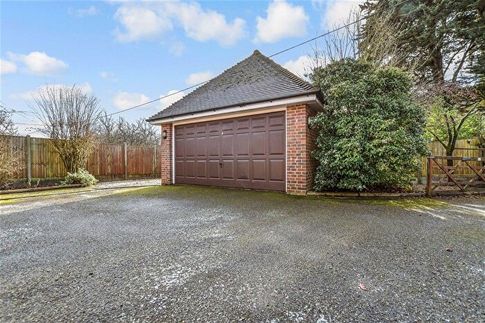 4 Bedroom Detached House For Sale In Tenterden Road, Biddenden, Kent, TN27