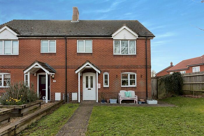 3 Bedroom Semi-Detached House For Sale In Stable Close, Ludgershall, Andover, SP11