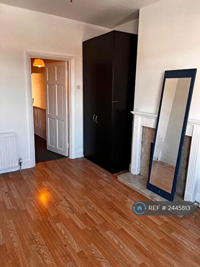 2 Bedroom Flat To Rent In Oxlow Lane, Dagenham, RM10
