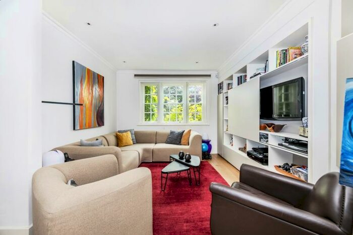 3 Bedroom Terraced House To Rent In Willifield Way, Hampstead Garden Suburb, NW11