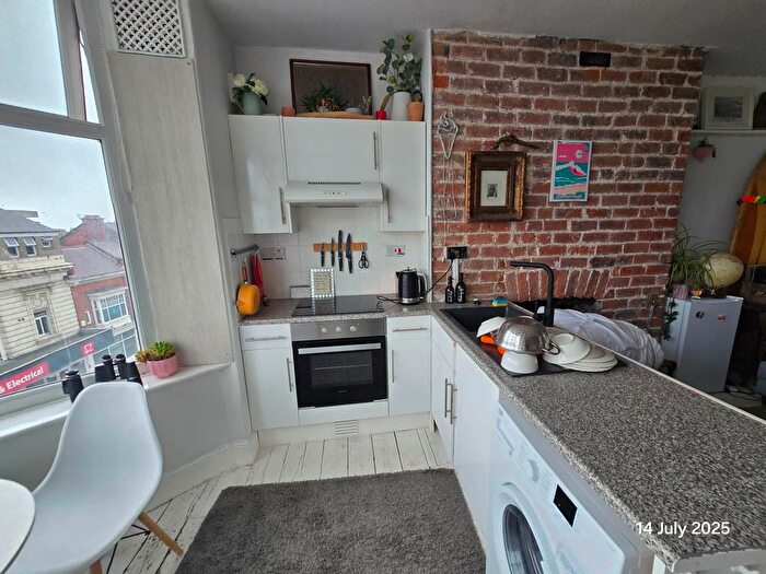 1 Bedroom Flat To Rent In Flat, - Aberdeen Walk, Scarborough, YO11