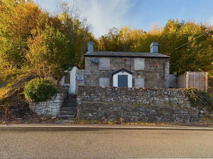 3 Bedroom Cottage For Sale In Blackrock, Clydach, NP7