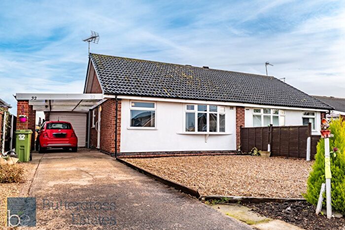 2 Bedroom Semi Detached Bungalow For Sale In Crew Road, Collingham, NG23