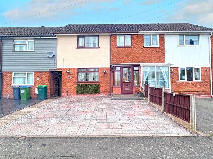 3 Bedroom Terraced House For Sale In Highfield Road, Tipton, DY4