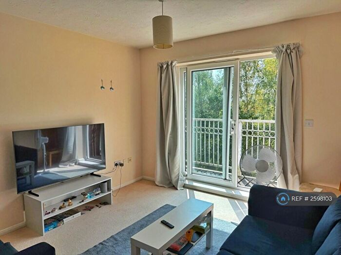 2 Bedroom Flat To Rent In Gillquart Way, Coventry, CV1