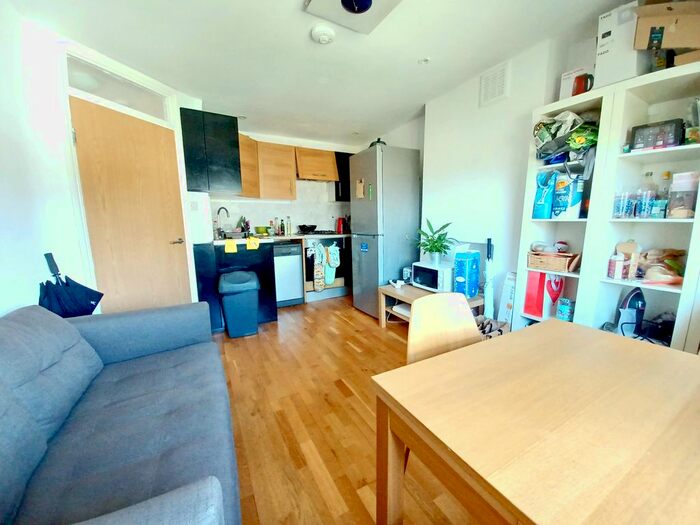 2 Bedroom Flat To Rent In Freegrove Road, Islington, N7
