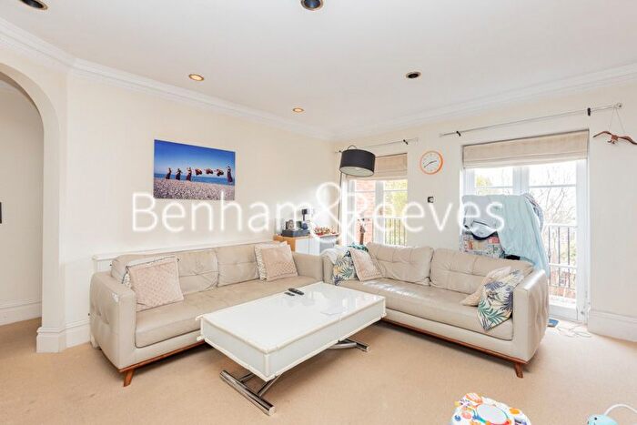 2 Bedroom Flat To Rent In Frognal Lane, Hampstead, NW3