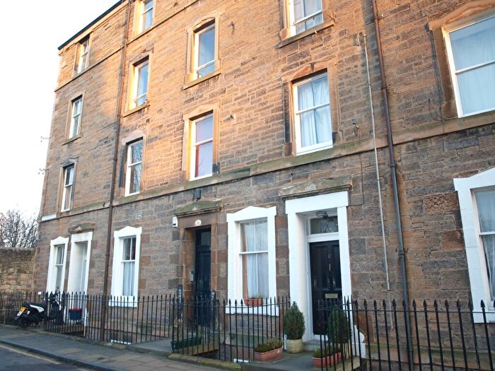 2 Bedroom Flat To Rent In Saxe Coburg Street, Edinburgh, EH3