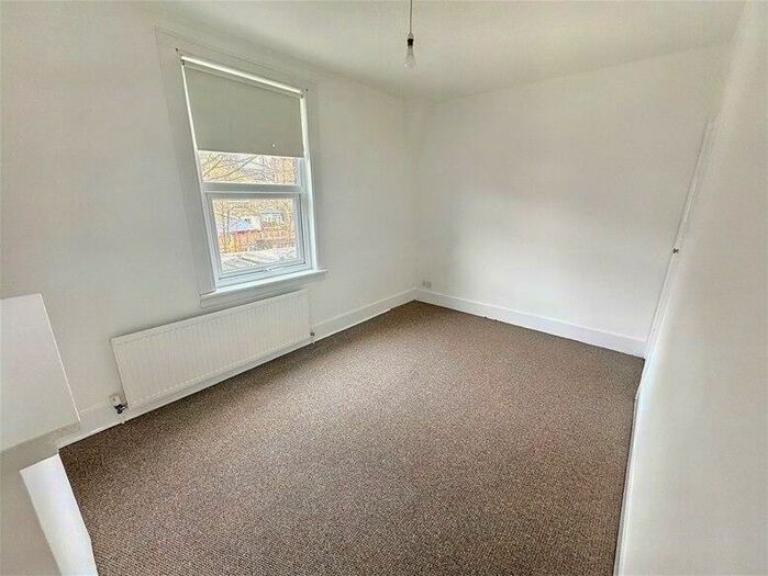 2 Bedroom House To Rent In Broxbourne Road, Forest Gate, E7