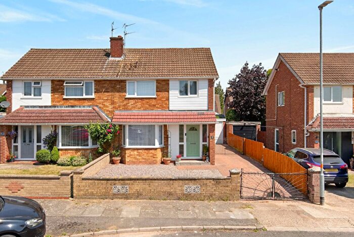 3 Bedroom Semi-detached House For Sale In Beatty Gardens, Corby, NN17