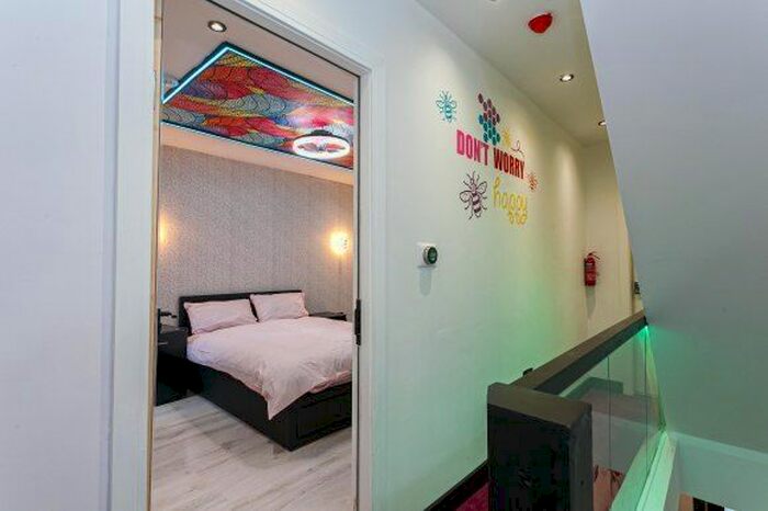 7 Bedroom Terraced House To Rent In Beech Grove, Manchester, Greater Manchester, M14