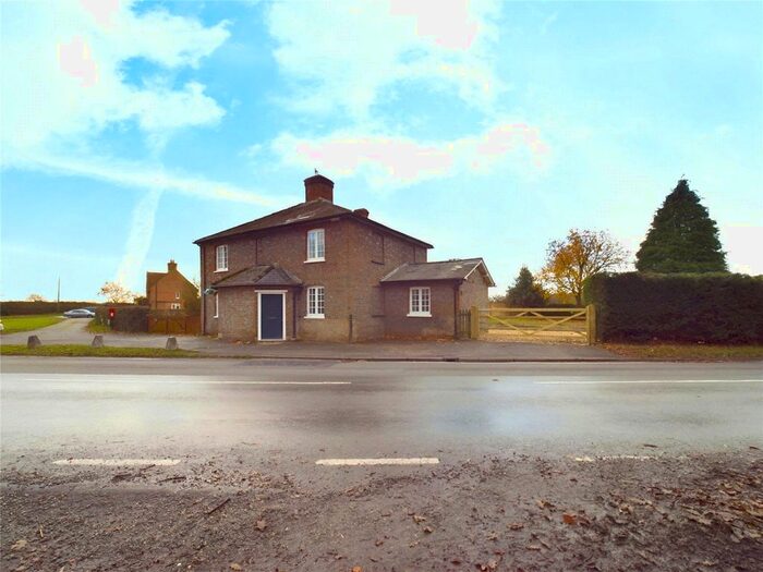 3 Bedroom Semi-Detached House To Rent In Parkers Corner, Englefield, Reading, Berkshire, RG7