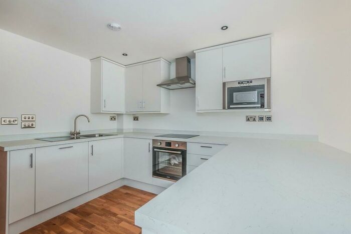 3 Bedroom End Of Terrace House To Rent In Cordwallis Road, Maidenhead, SL6