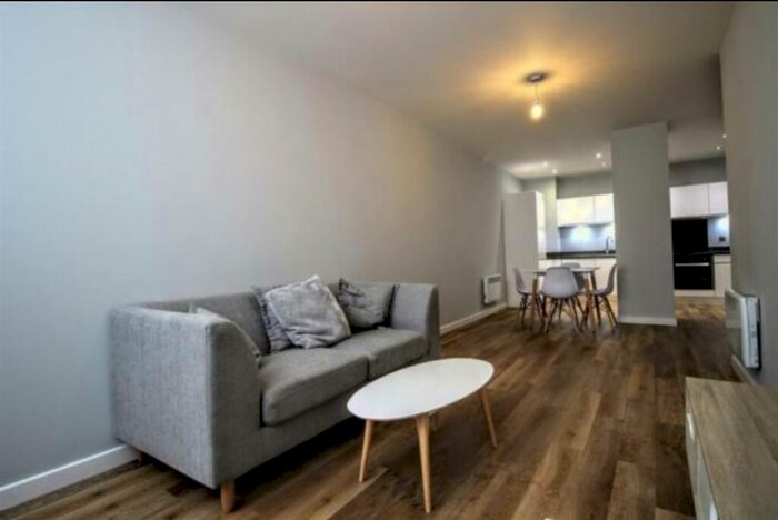1 Bedroom Flat To Rent In Tate House, - New York Road, Leeds, West Yorkshire, LS2