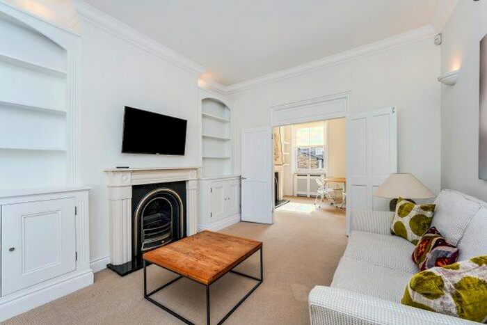2 Bedroom Flat To Rent In Redburn Street, Chelsea, SW3