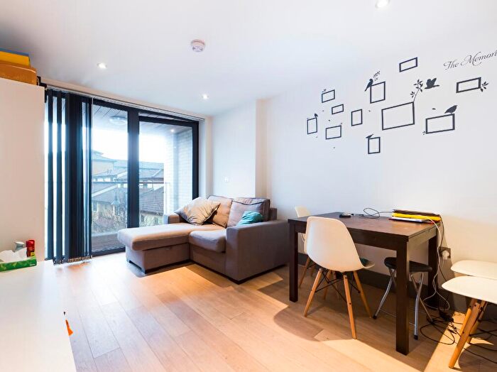 1 Bedroom Flat To Rent In Minton Court, Fairfield Road, E3