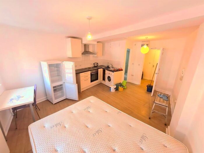 Studio To Rent In Cavendish Road, Leicester, LE2