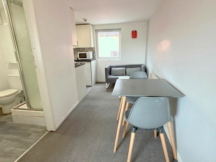 1 Bedroom Flat To Rent In Cobden Street, Nottingham, NG7
