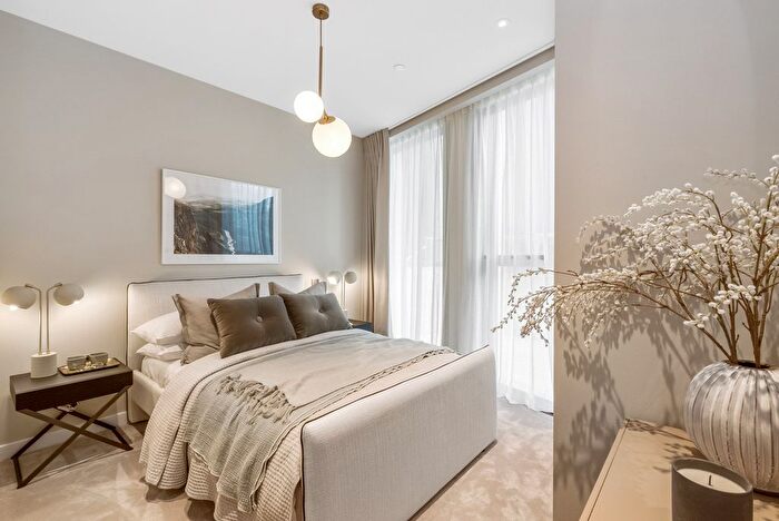 2 Bedroom Flat To Rent In One Thames City, London, SW8