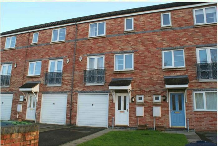 3 Bedroom Terraced House To Rent In St. Cuthberts Road, Gateshead, NE8