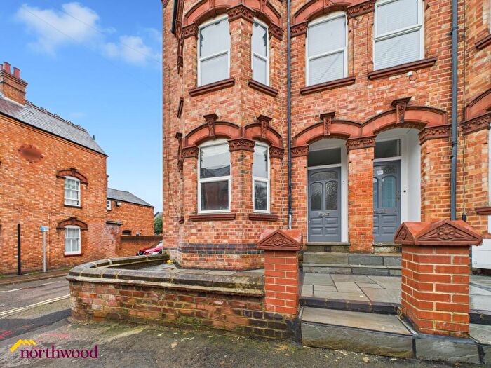 2 Bedroom Maisonette To Rent In Newland Road, Banbury, OX16