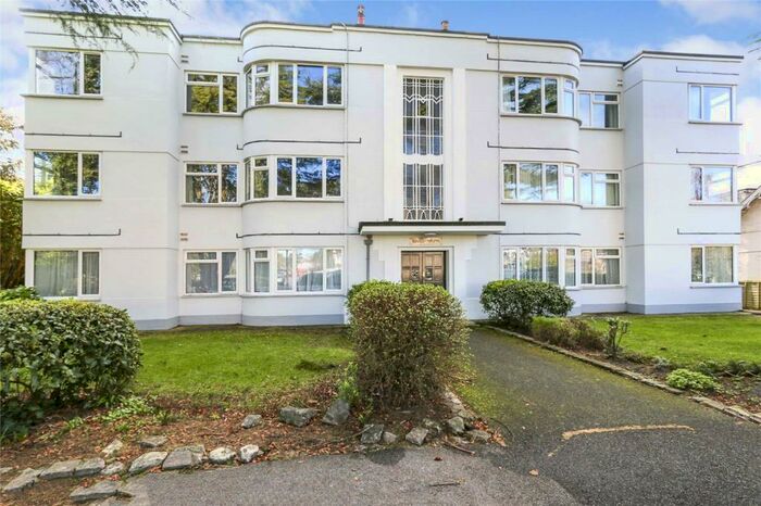2 Bedroom Apartment To Rent In Berkeley Mansions, Christchurch Road, BH1