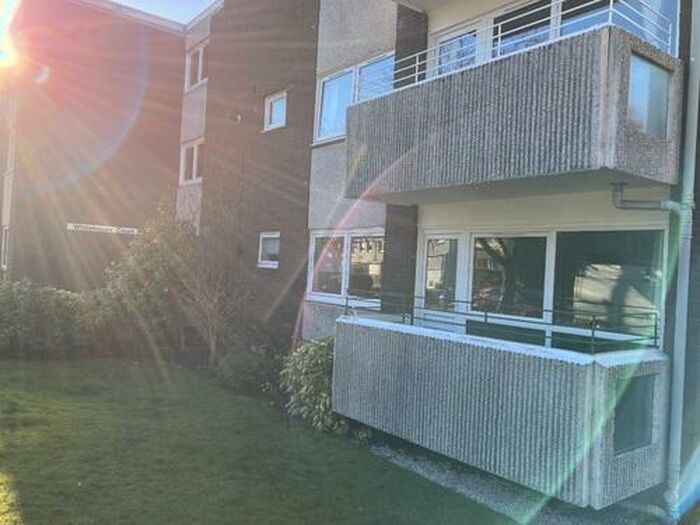 2 Bedroom Flat To Rent In Whitehouse Court, Avon Road, Edinburgh, EH4
