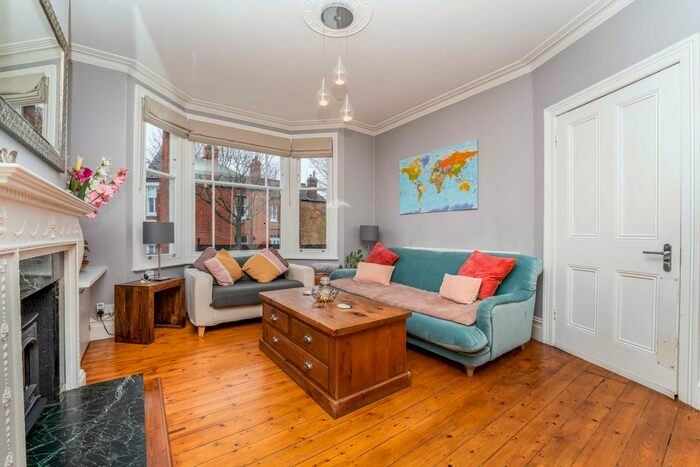 2 Bedroom Terraced House To Rent In Woodfield Crescent, Ealing, W5